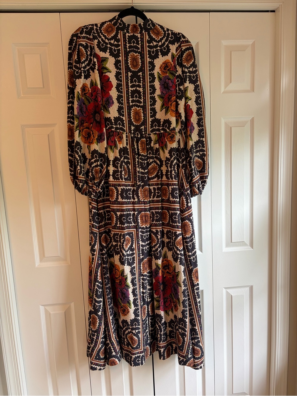 Farm Rio Flower Tapestry Maxi Dress – Size Medium – Floral Boho Midi/Maxi - Picture 4 of 8